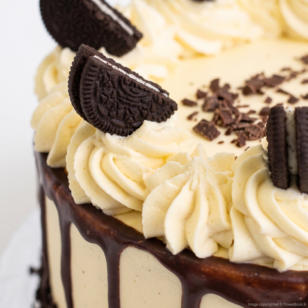 Oreo Chocolate Drip Cake